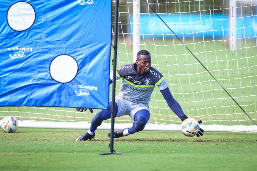 Escalação do Grêmio deve ter estreante e estratégia de rotatividade