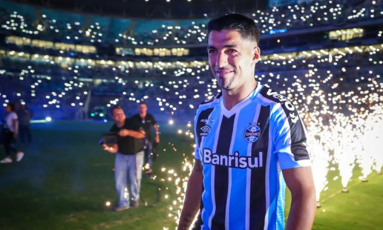 A maior torcida do sulm na festa de recepção ao astro Uruguaio