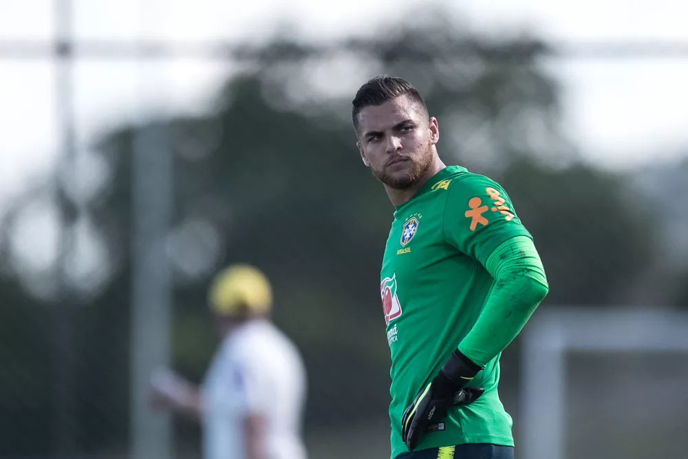 Ex-goleiro do Grêmio convocado por Tite é contratado por time japonês