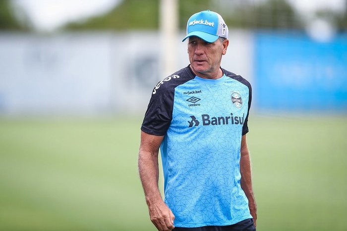 Saiba quem são os 12 jogadores que faltam para estrear pelo time do Grêmio