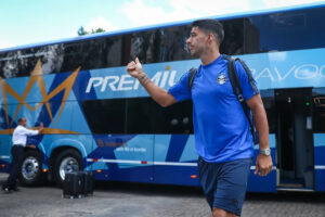 Suárez por onde passa recebe o carinho do Torcedor do Grêmio.