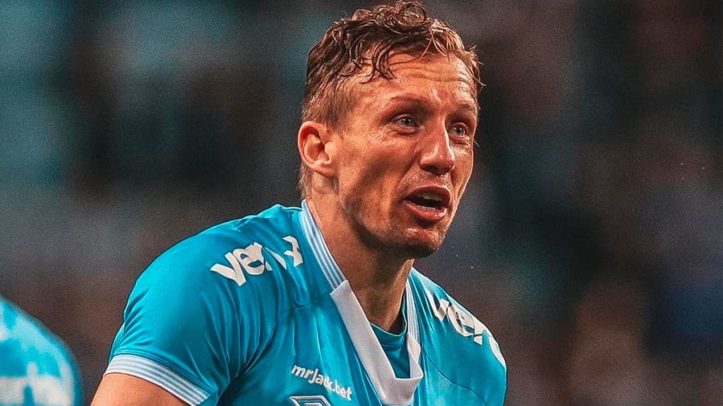 Atenção! Grêmio marca coletiva de Lucas Leiva para hoje Sexta-feira 17 às H14:00 para falar de seu futuro