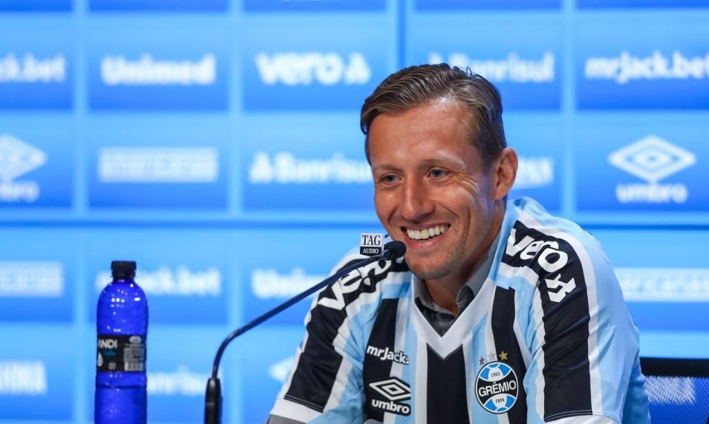 Atenção! Grêmio marca coletiva de Lucas Leiva para hoje Sexta-feira 17 às H14:00 para falar de seu futuro