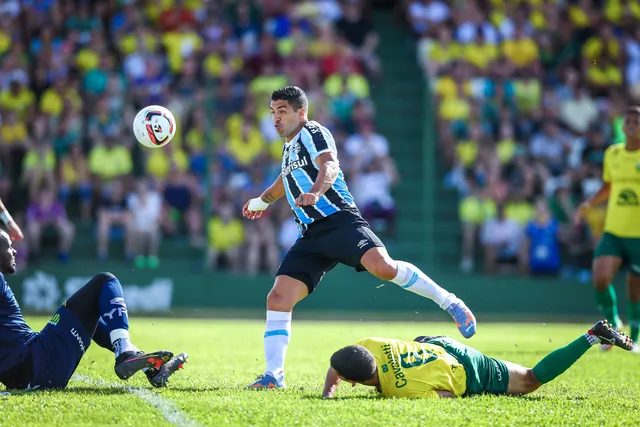 Suárez perde pênalti e Grêmio paga o preço por desperdiçar muitas chances na partida contra o Ypiranga