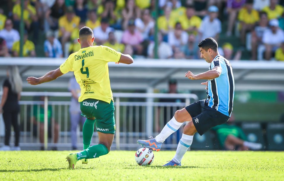 Suárez perde pênalti e Grêmio paga o preço por desperdiçar muitas chances na partida contra o Ypiranga