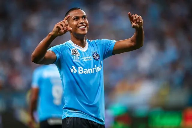 Grêmio: Na fase de artilheiro, Bruno Alves assumiu a função de comandar a defesa inédita do Grêmio contra o Ypiranga