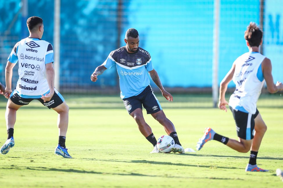 Grêmio: "Possíveis reforços vindo aí? Devido ao Alerta de lesões Renato Gaúcho tem longa conversa com dirigente