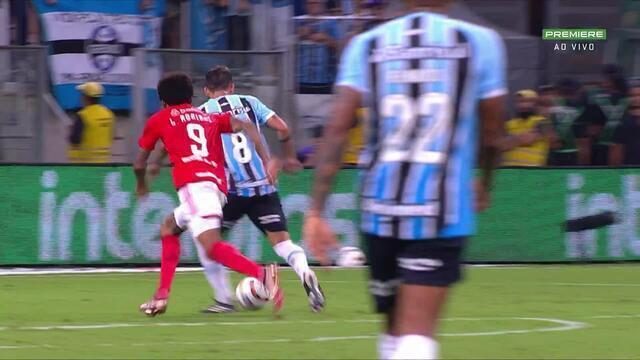 Com gol no finalzinho, Grêmio derrotou o Inter no 1º Gre-Nal de Suárez