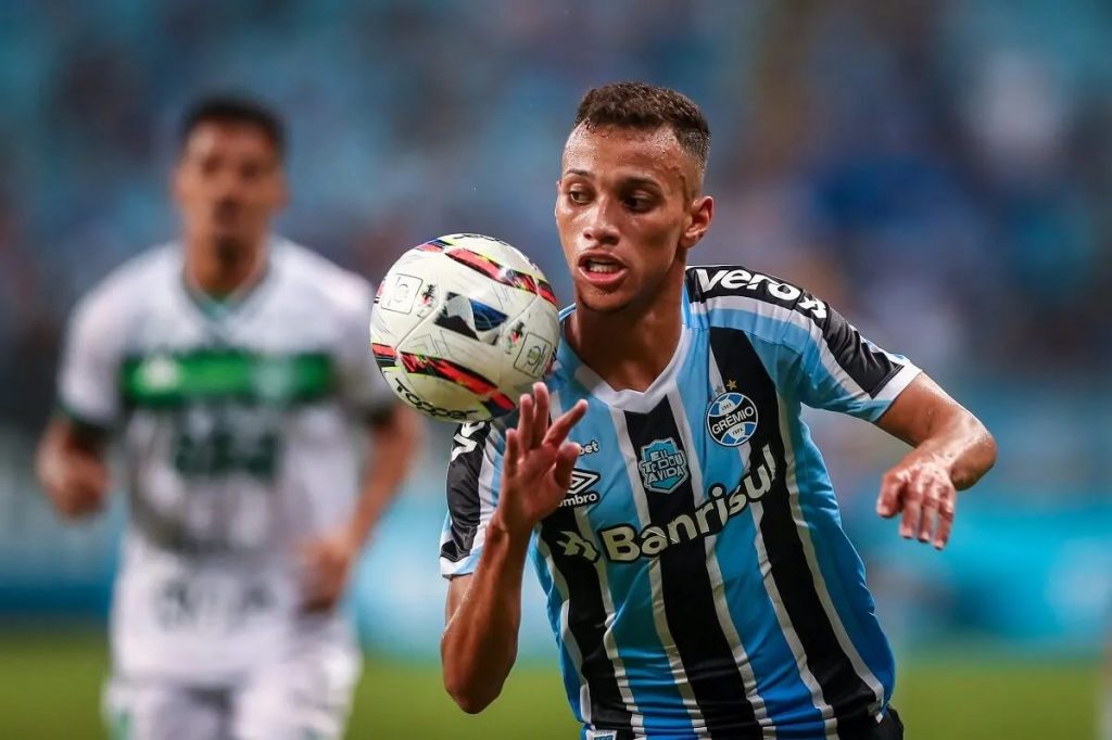 Grêmio: “Bitello alvo no mercado da bola” Jogador se afirmou na terceira função e vem bem nos campeonatos 09/03/2023