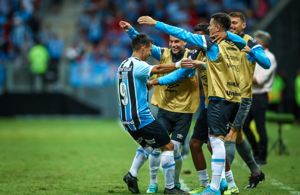 Grêmio: “Assistência de calcanhar” Com direito a jogada de craque de Suárez o Tricolor vence o Campinense e avança na Copa do Brasil