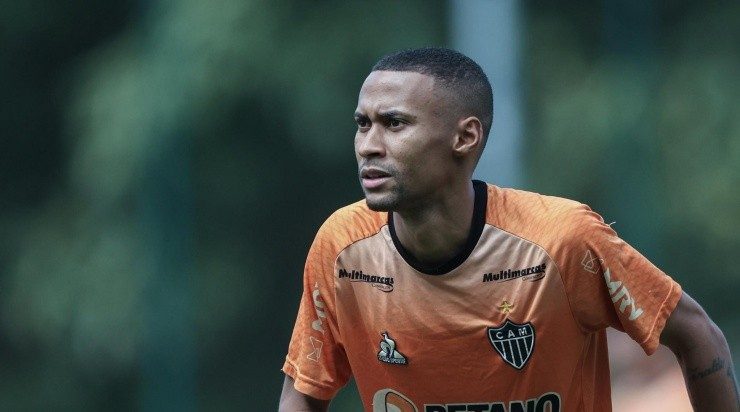 Grêmio: "R$ 14 milhões, negociação em andamento"; Guerra não esperava por isso e Renato pode ficar sem reforço no Grêmio