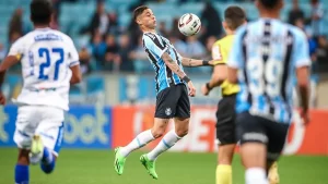 Lateral ganha a última grande chance de sua carreira.