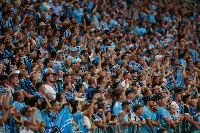 Grêmio definiu a estreia dentro do Rio grande do Sul. #grêmio #caxias #final #suárez #renatogaucho