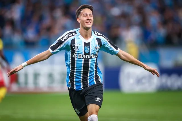 Grêmio: Clube da série A tem interesse no meia Gabriel Silva e tricolor avalia o caso