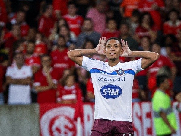 Grêmio: “Não devem jogar mais pelo Grêmio”; Dupla não está nos planos do tricolor e estão de malas prontas para deixar clube