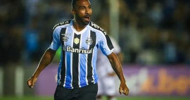 Grêmio pede o retorno de dois atletas emprestados ao Caxias