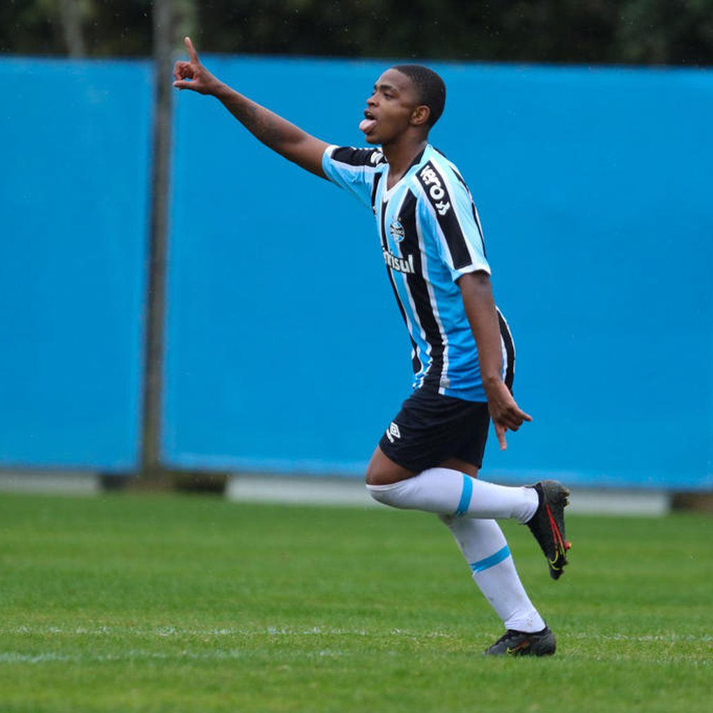 Grêmio pede o retorno de dois atletas emprestados ao Caxias