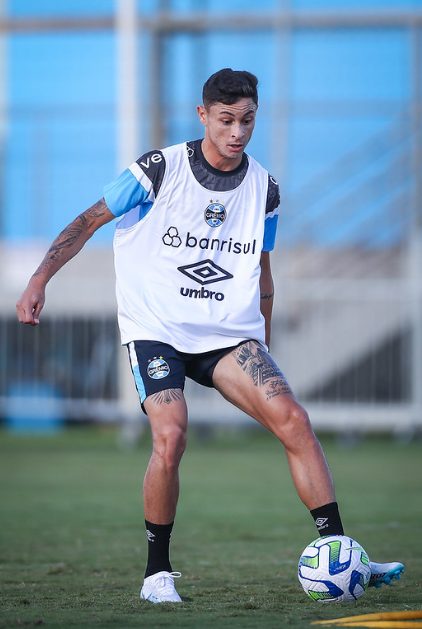 Grêmio:Diogo Barbosa aproveita a sequência no Grêmio, recebe apoio do time e tenta aproveitar a vaga na lateral