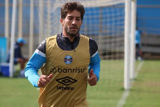 Grêmio: Lucas Silva trabalha no campo e pode retornar contra o Cruzeiro