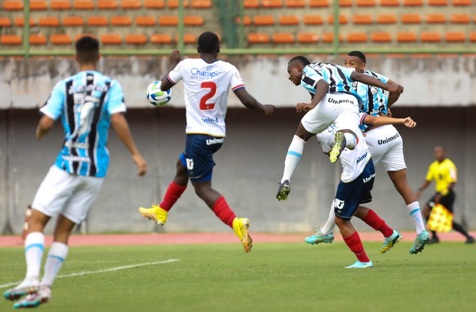 Gurias Gremistas Sub-20 vencem São Paulo e assumem segunda colocação do  Grupo A