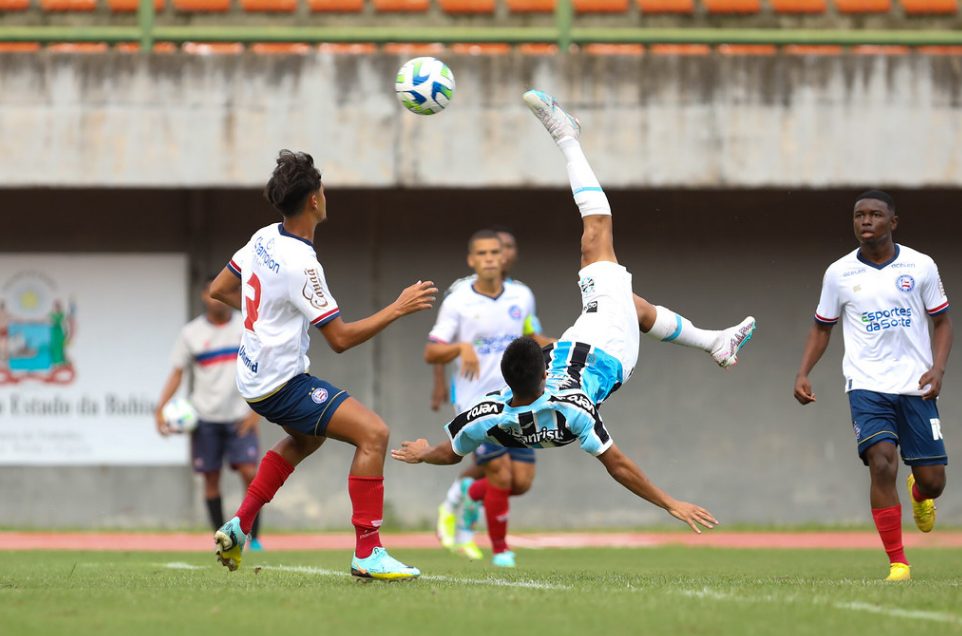 Gurias Gremistas Sub-20 vencem São Paulo e assumem segunda colocação do  Grupo A