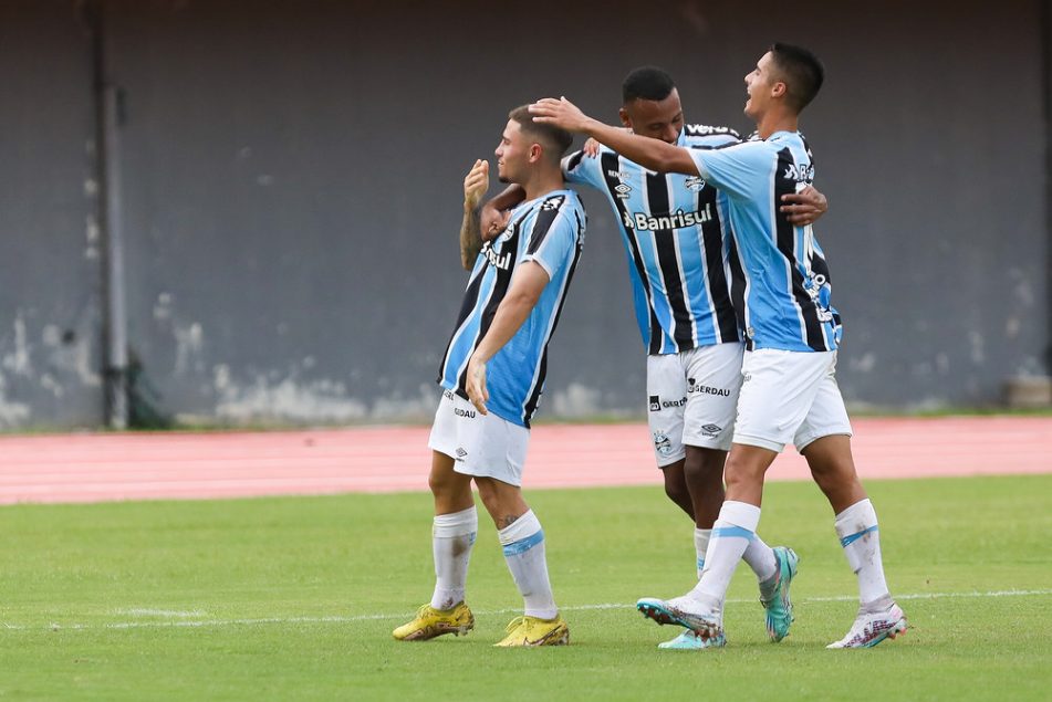 Gurias Gremistas Sub-20 vencem São Paulo e assumem segunda colocação do  Grupo A