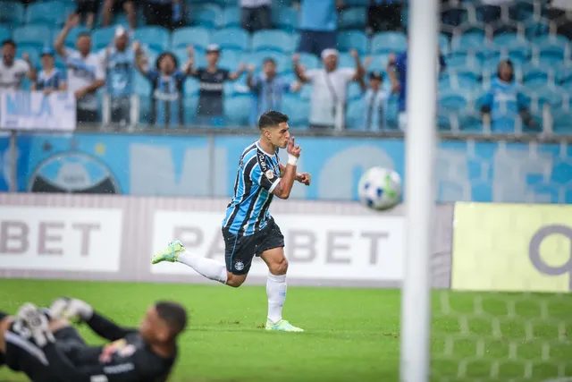 “Que situação que estamos” Mesmo com Suárez, Grêmio tem 30 gols a menos que o Fortaleza no ano