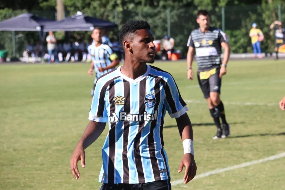 Grêmio lista 15 jogadores para venda em busca de lucro - Descubra quem são  eles - SouGremio