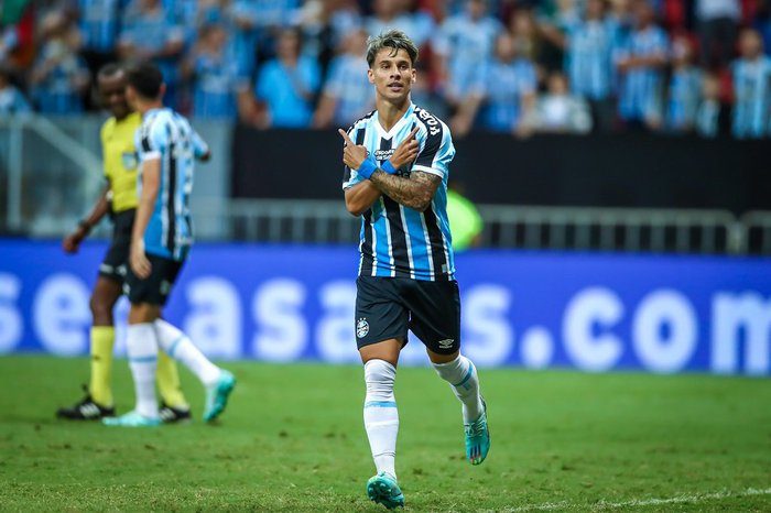 Ferreira brilha em partida de preparação do Grêmio contra o Lajeadense, fortalecendo o ataque tricolor