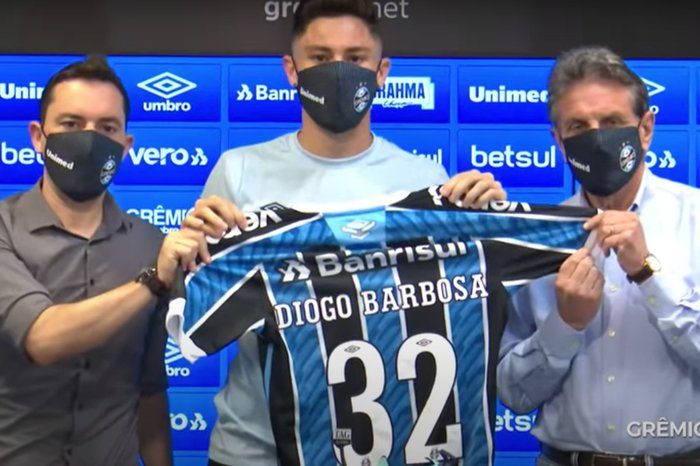 Diogo Barbosa pode trocar Grêmio por Fluminense no Brasileirão