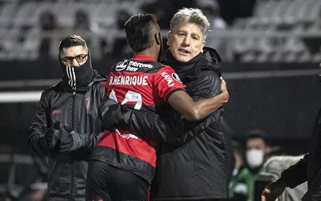 Renato reencontra o Flamengo