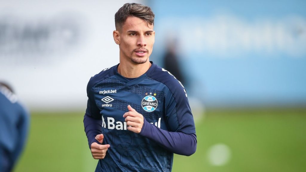 Ferreira se aproxima de seu aguardado retorno aos gramados após lesão muscular