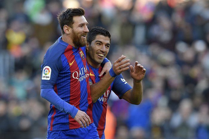 Choque no futebol: Messi liga para Suárez e o convida para jogar nos EUA segundo o jornalista Leo Paradizo, deixando o Grêmio em alerta!