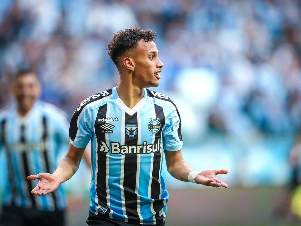 Bitello: O Jovem Talentoso do Grêmio Cobiçado por Clubes Europeus