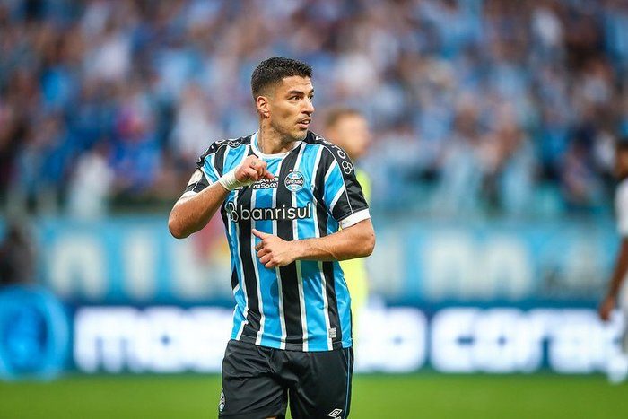 Segundo portal uruguaio, Suárez estaria disposto a renunciar a US$ 10 milhões para sair do Grêmio