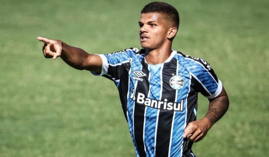 Grêmio coloca 15 jogadores a venda e tenta lucrar valores saibam quem são  eles - SouGremio