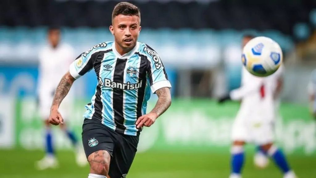 Grêmio coloca 15 jogadores a venda e tenta lucrar valores saibam quem são  eles - SouGremio