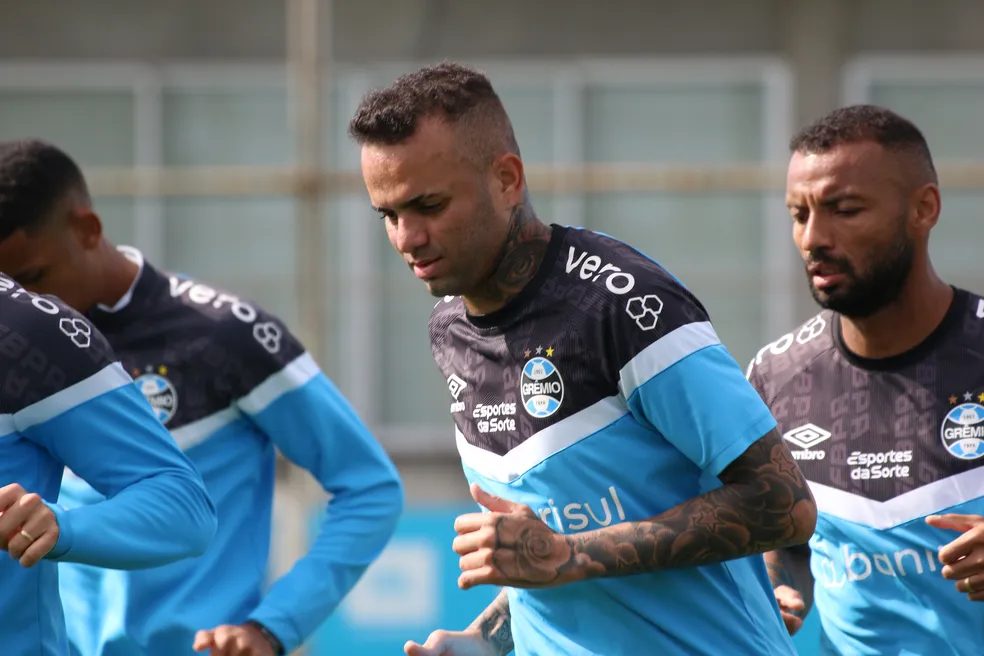 Grêmio elabora treinamento personalizado e estabelece previsão para o retorno de Luan aos jogos