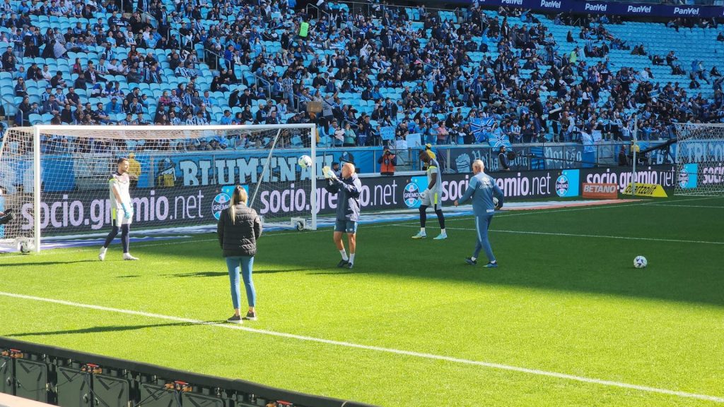 Erros inadmissíveis das pessoas que administram a a Arena no jogo contra o Fluminense
