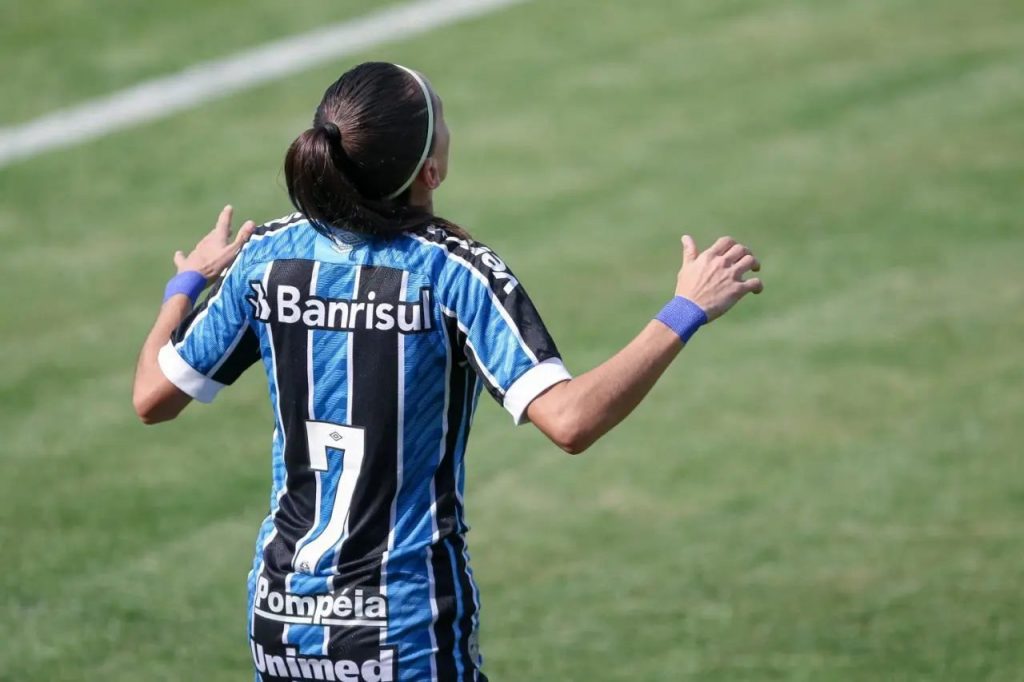 Karla Alves retorna ao Grêmio