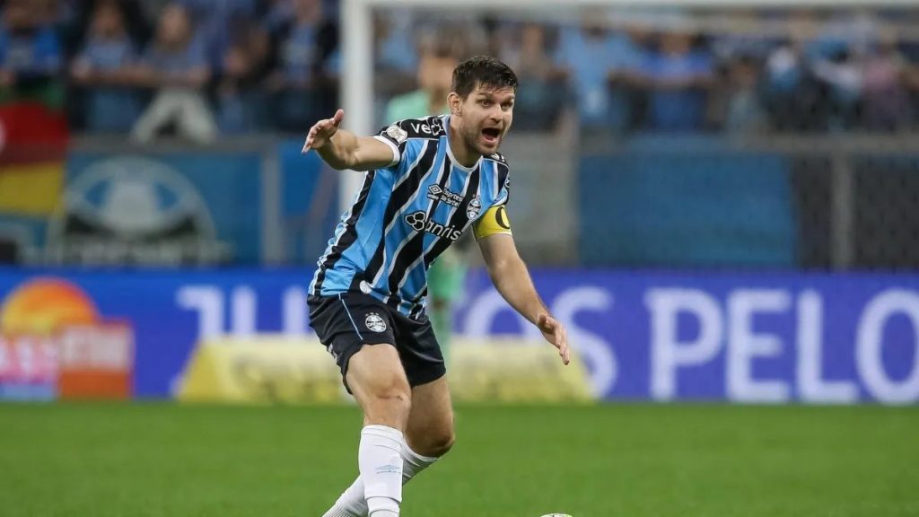 Independiente avança nas negociações e planeja contratar Kannemann, do Grêmio.