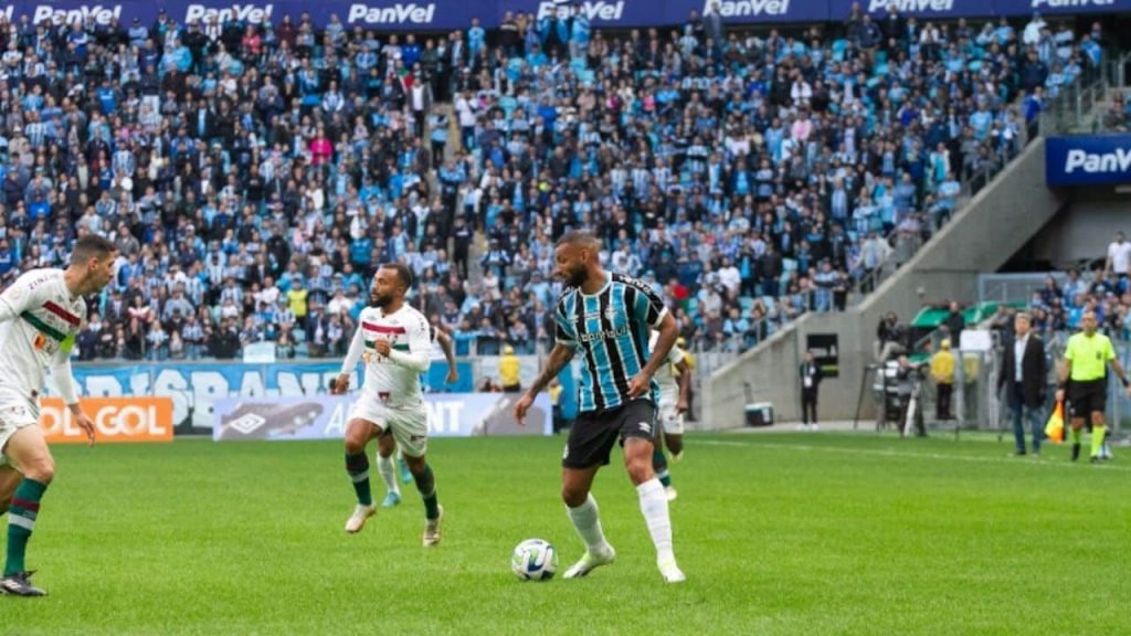 João Pedro Galvão regressa ao Brasil e vai reforçar o Grémio