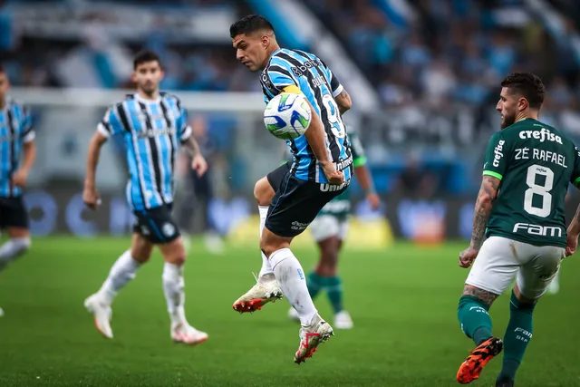 Botafogo empata com Cruzeiro, acumula 10 jogos sem vitória e deixa o G-4 do  Brasileirão