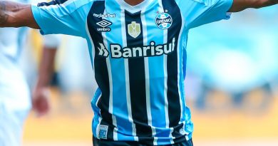Grêmio: Suárez está na Espanha para se tornar cidadão espanhol