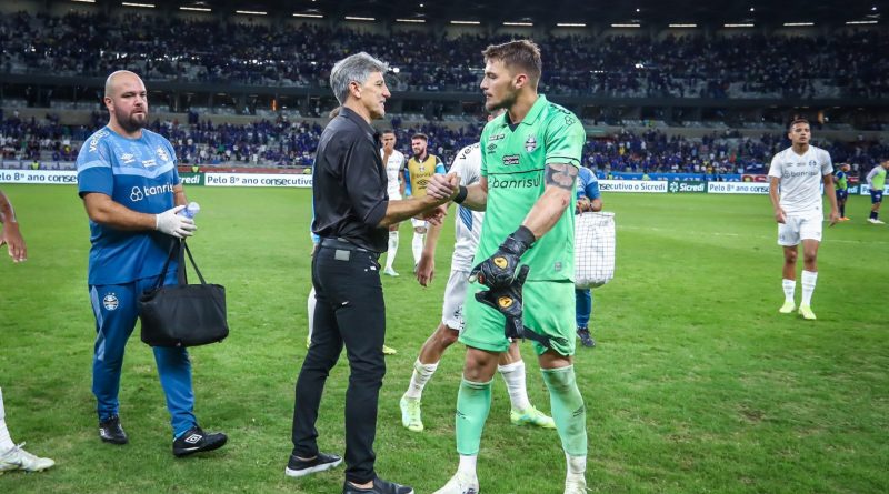 Atlético vence, dispara na liderança e afunda Grêmio na crise; veja os gols