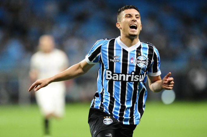 Alex Telles