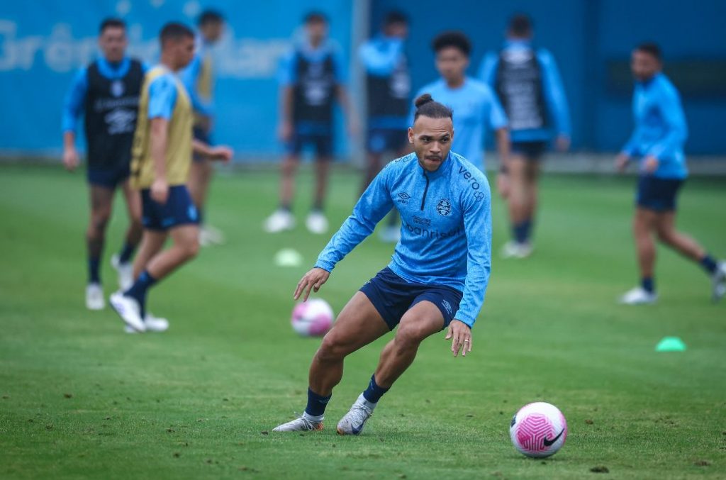 Braithwaite se destaca no Grêmio