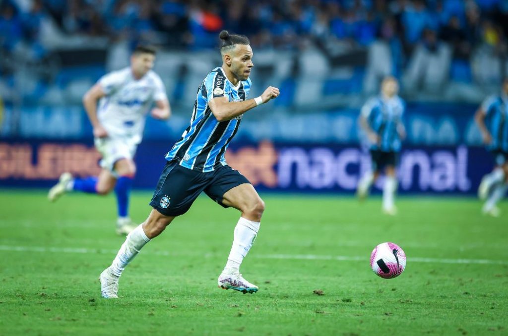 Braithwaite se destaca no Grêmio