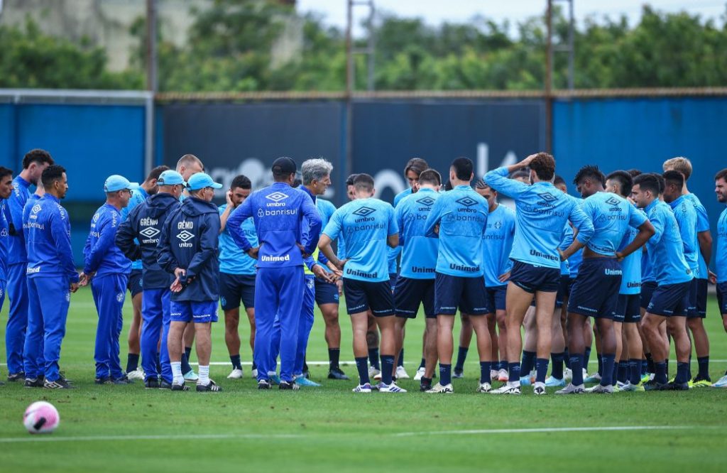 Renato Gaúcho retoma os trabalhos