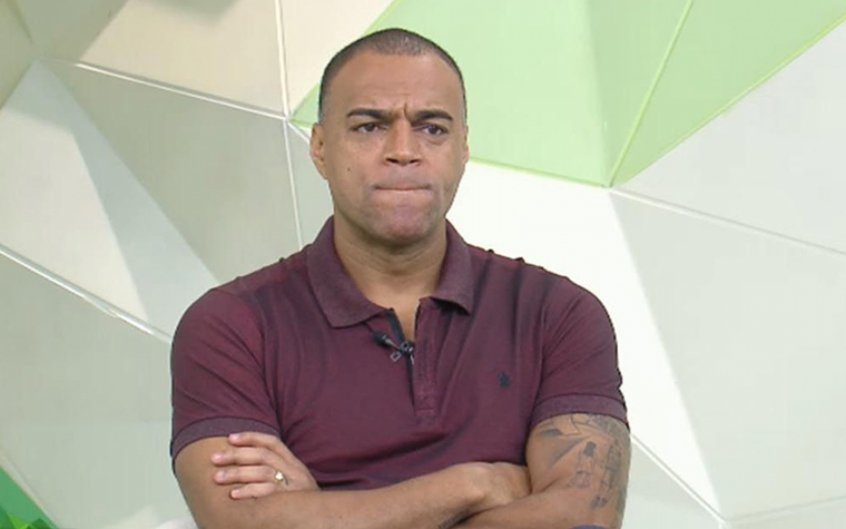 Denílson minimiza risco de rebaixamento do Grêmio e defende futebol do time de Renato